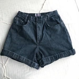 Super cute black mom jean shorts!